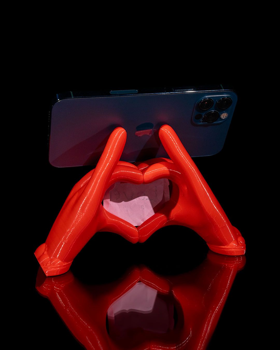 Koza Heart Hands Phone Holder