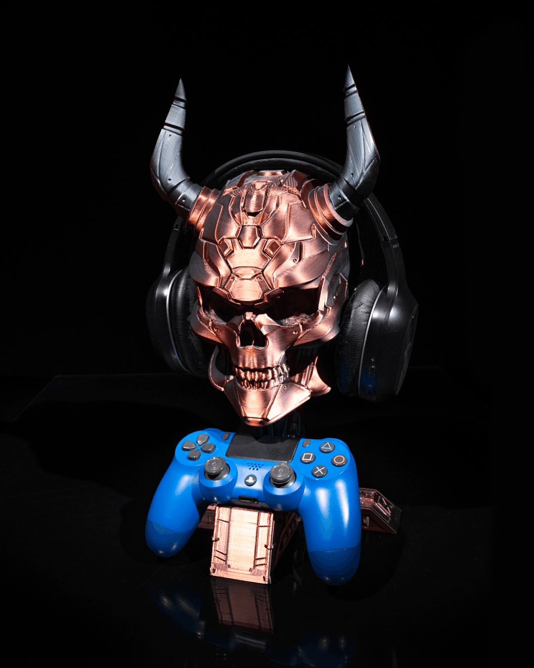 Sci-fi Skull Controller & Headphone Holder