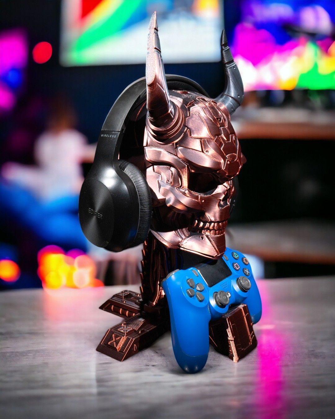 Sci-fi Skull Controller & Headphone Holder