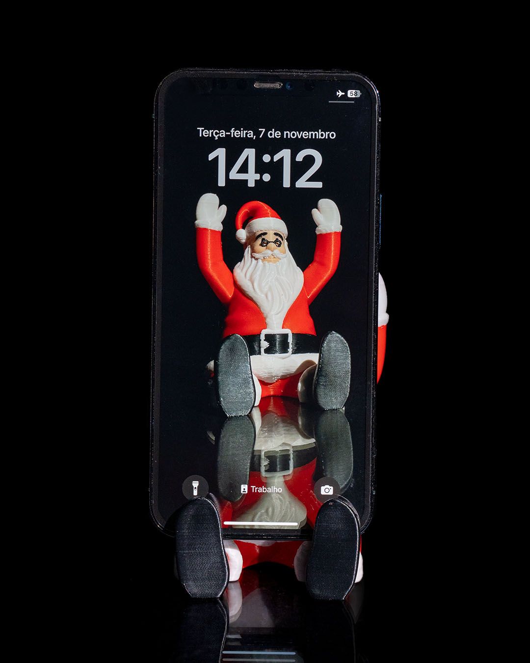 Supportive Santa Phone Holder