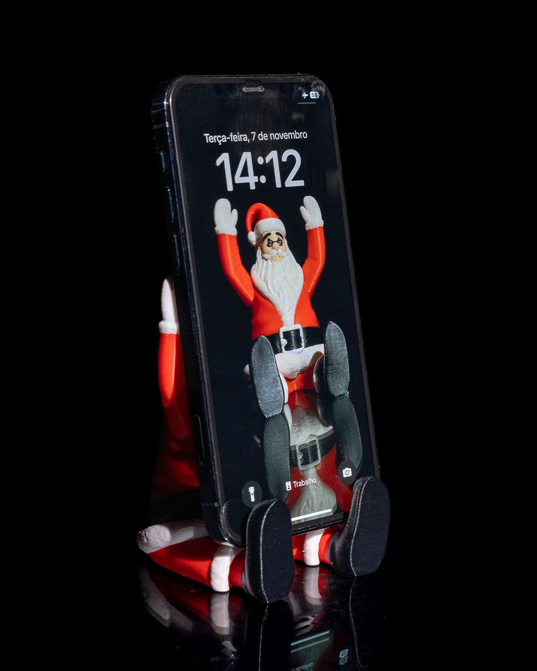 Supportive Santa Phone Holder